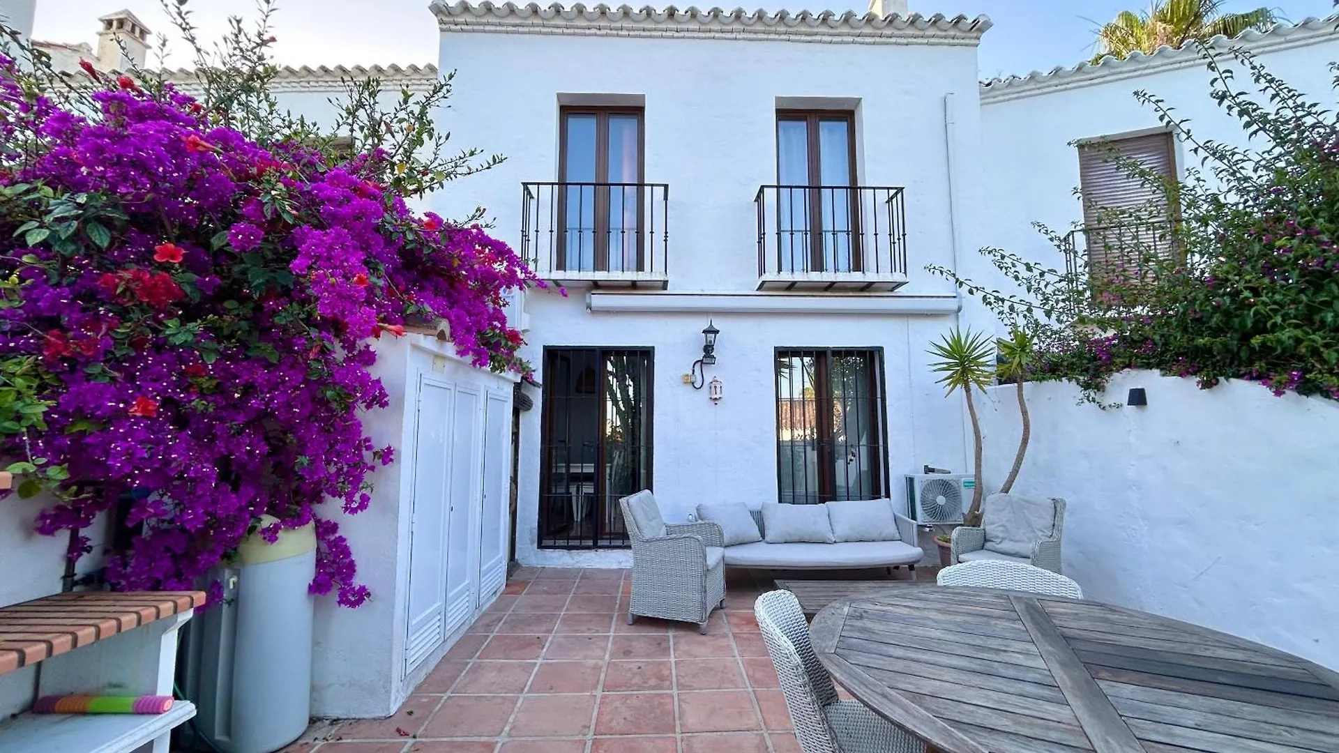 House In Marbella Surrounded By Golf Coursesヴィラ